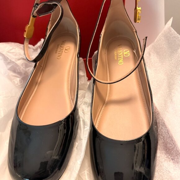 ✨ Valentino Garavani “Tango” Black Patent Flats – Brand New in Box  38.5/8.5 - Picture 4 of 13